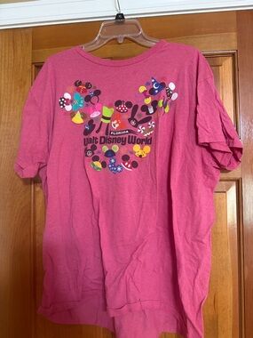 Disney Walt Disney World Mickey Ear Shaped Hats Shirt